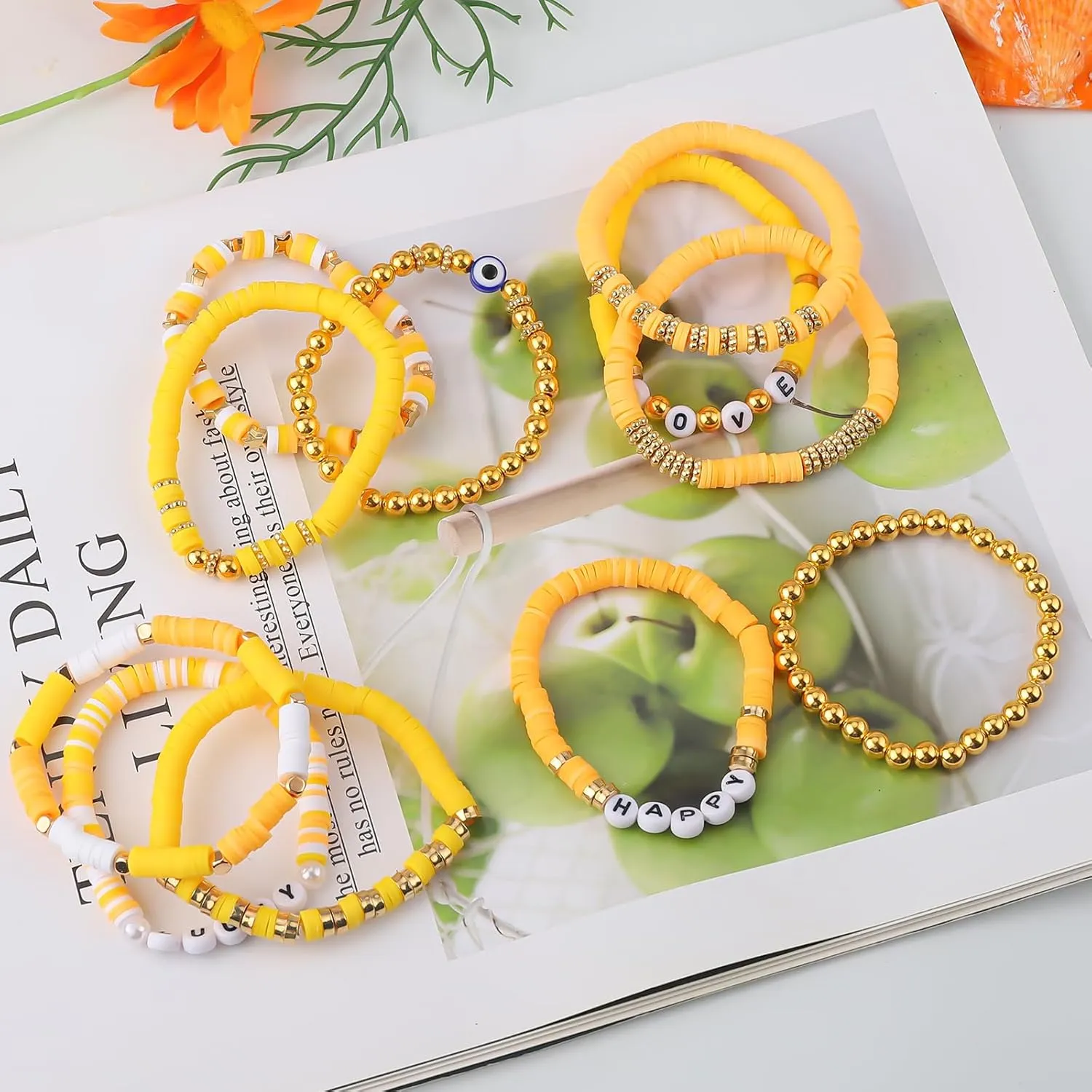 11pcs Beaded Bracelets Set Surfer Heishi Clay Bead Friendship Bracelets for Women Bohemian Stackable Evil Eye Vinyl Disc Beaded Stretch Bracelets Elastic Layering Preppy Y2K Bracelets Jewelry for Teen Girls