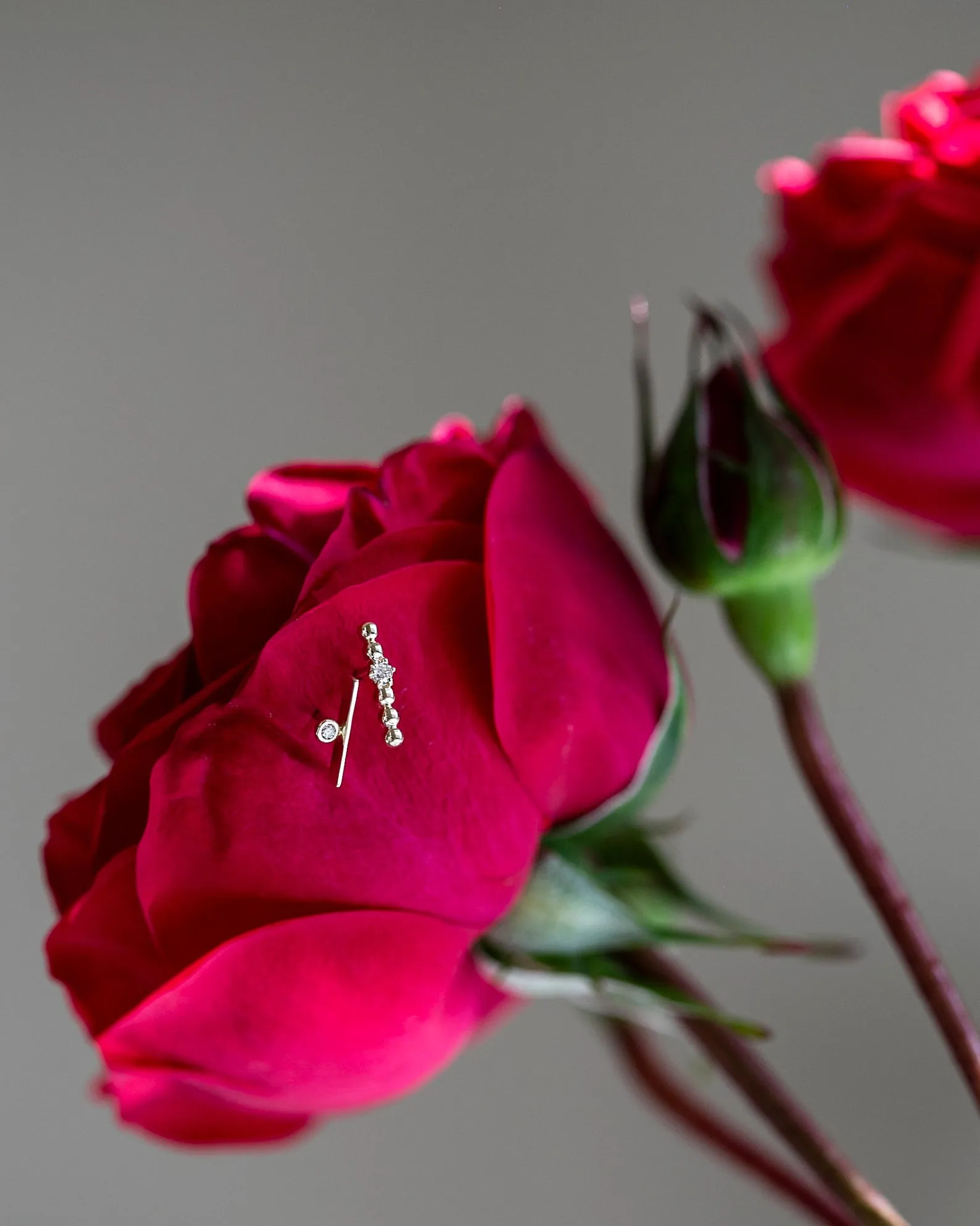 14k Lind bar studs with diamond accent
