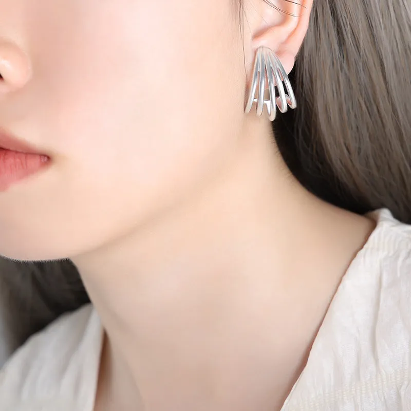 18K Gold Light Luxury Simple Line Hollow Design Earrings