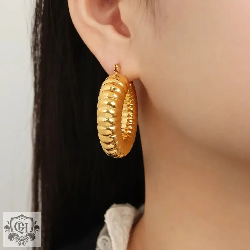 18K Gold Twisted Round Fashion Earrings