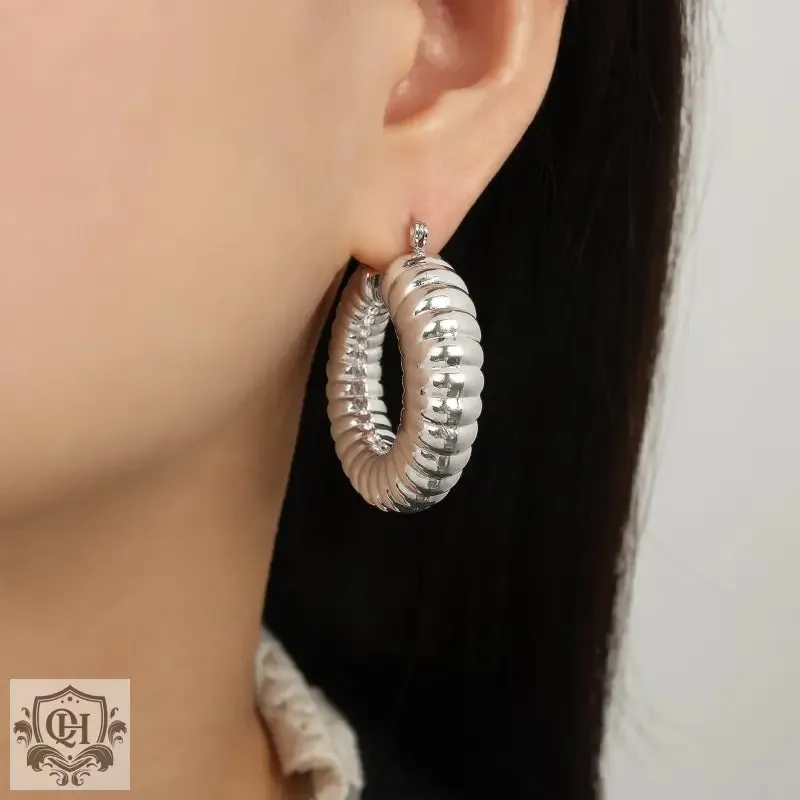 18K Gold Twisted Round Fashion Earrings