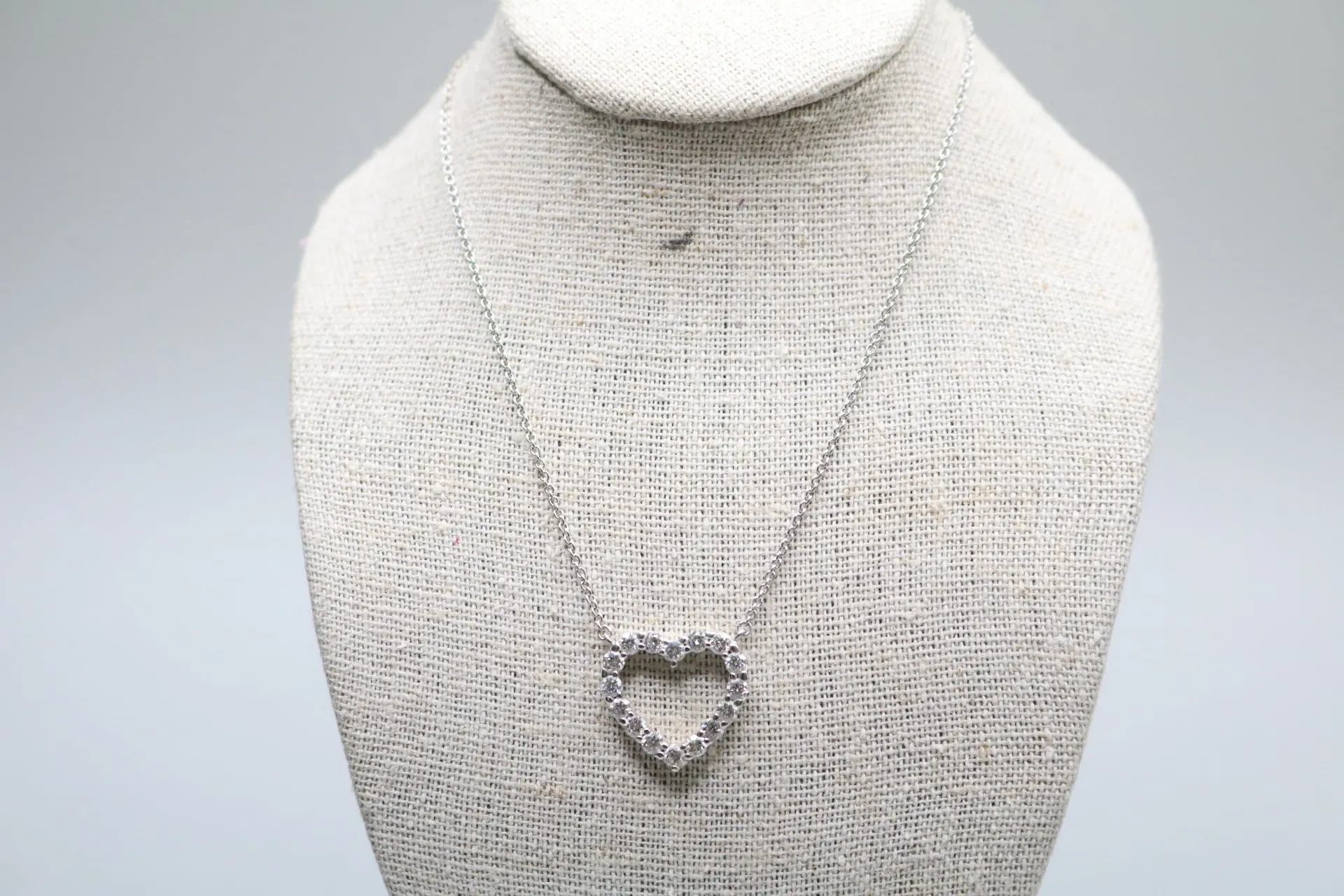 18K White Gold Necklace W/ Diamond Heart Charm (0.80 CTW) (Length 18") Local Pick-Up Only