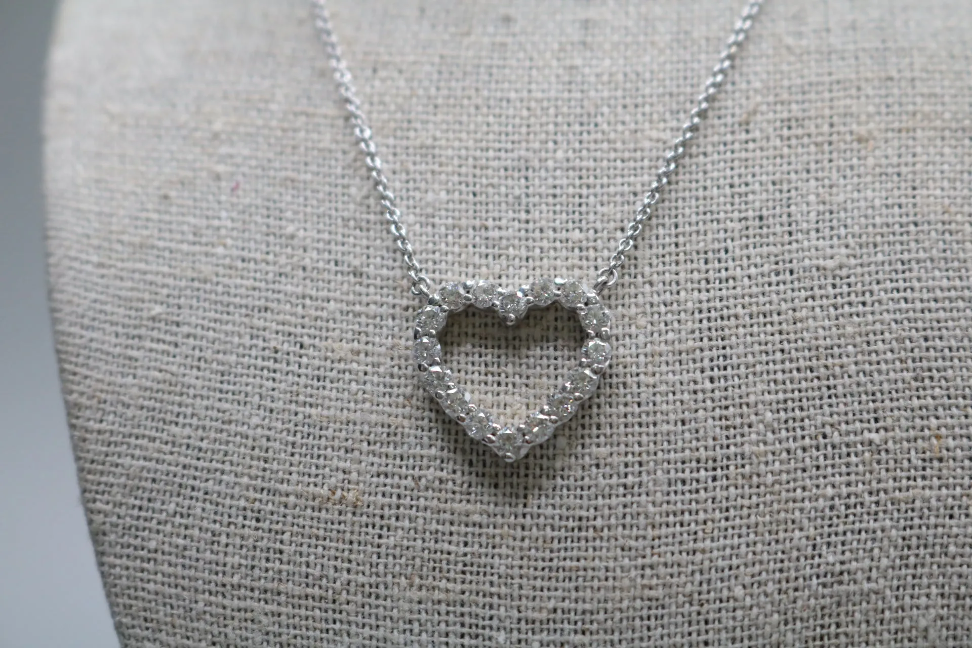 18K White Gold Necklace W/ Diamond Heart Charm (0.80 CTW) (Length 18") Local Pick-Up Only