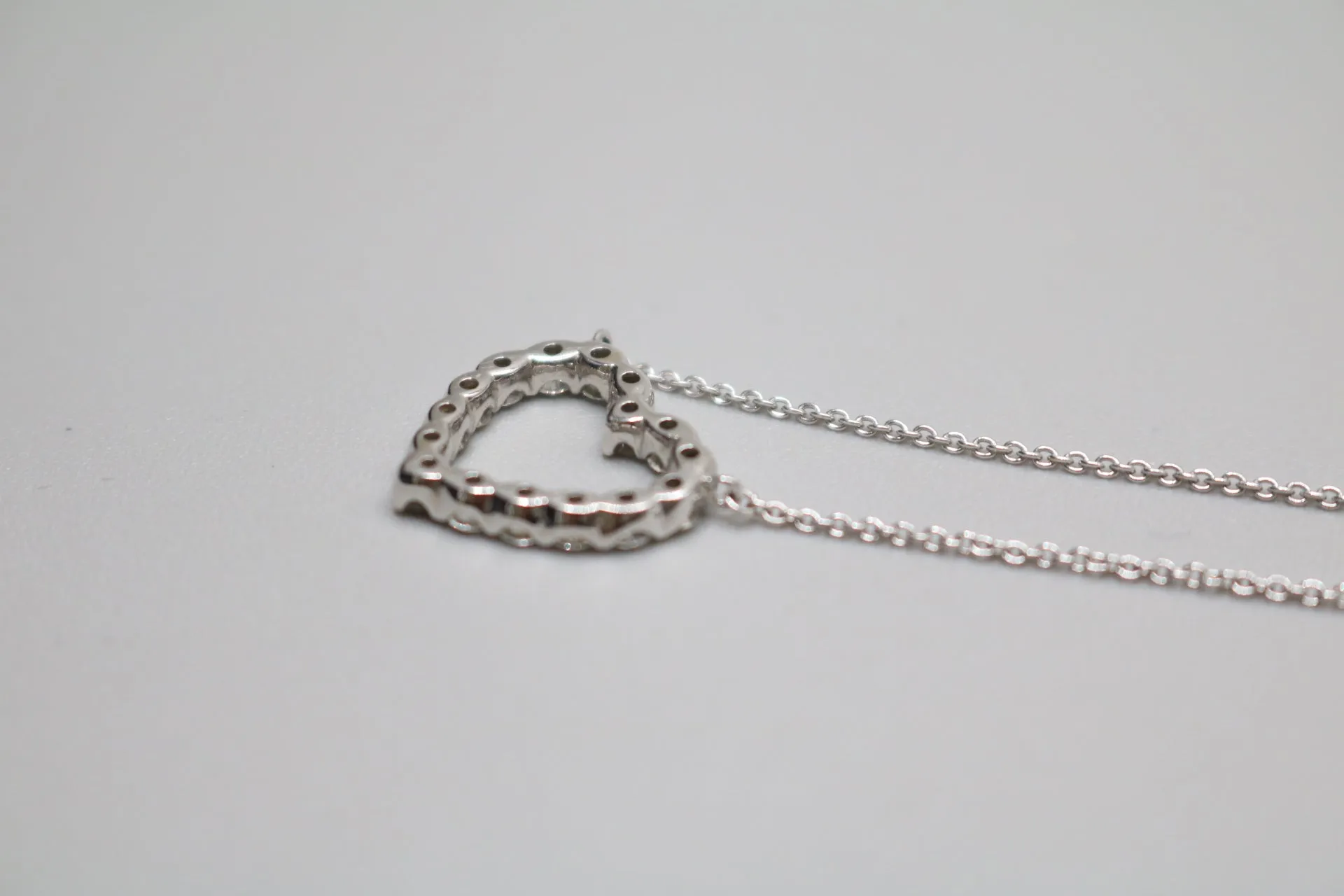18K White Gold Necklace W/ Diamond Heart Charm (0.80 CTW) (Length 18") Local Pick-Up Only