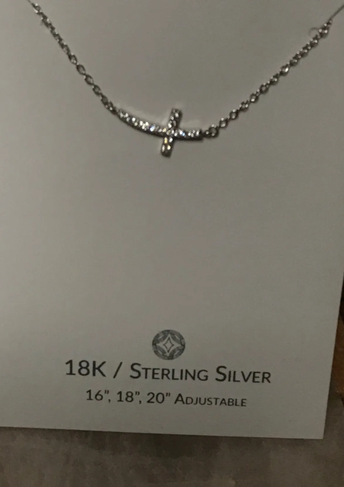 Aman Cross Necklace 18k