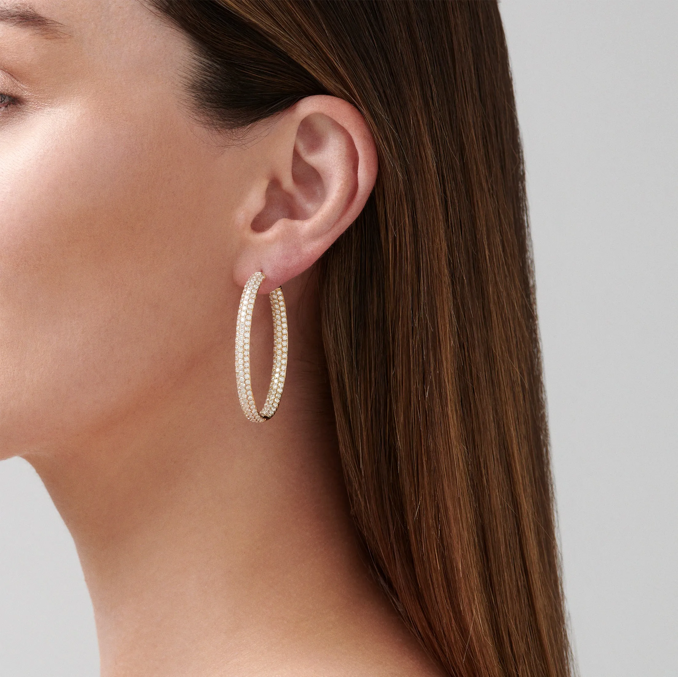 Artisan Pavé Oval Hoop Earrings | 18K White Gold