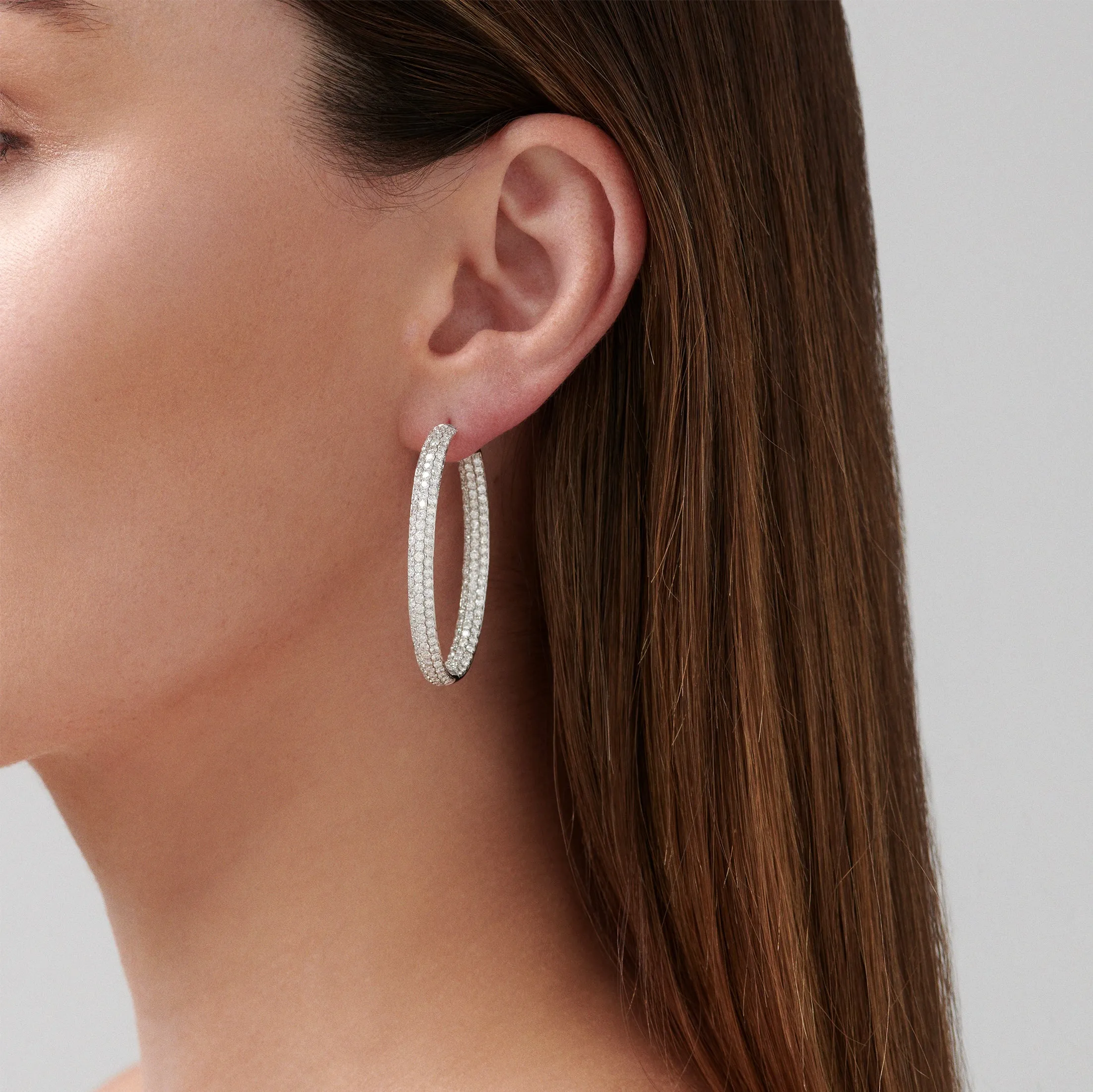 Artisan Pavé Oval Hoop Earrings | 18K White Gold