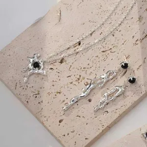 Black Agate Necklace in Sterling Silver