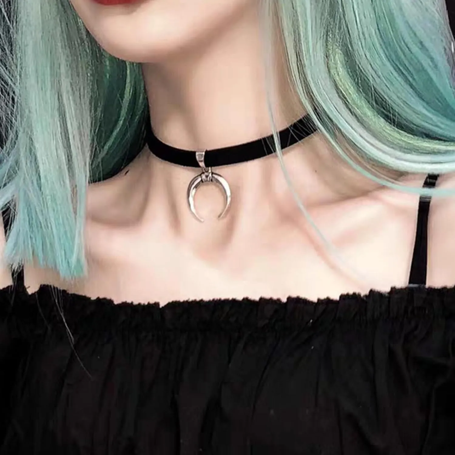 Black Choker Necklaces for Women Punk Goth Necklaces for Women Gothic Pendant Choker Leather Soft Collar Heart Sun Moon Chain 2000s Jewelry