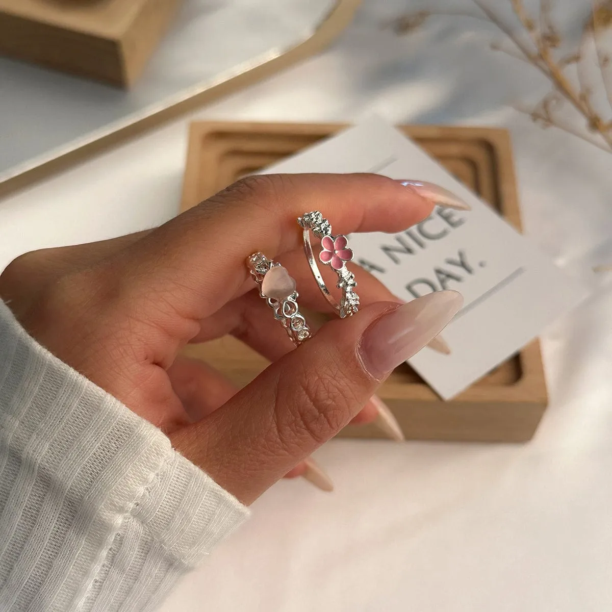 Chic Flower Opal Heart Ring Set