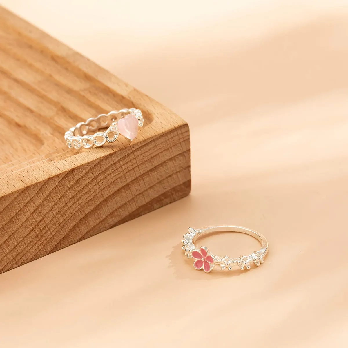 Chic Flower Opal Heart Ring Set