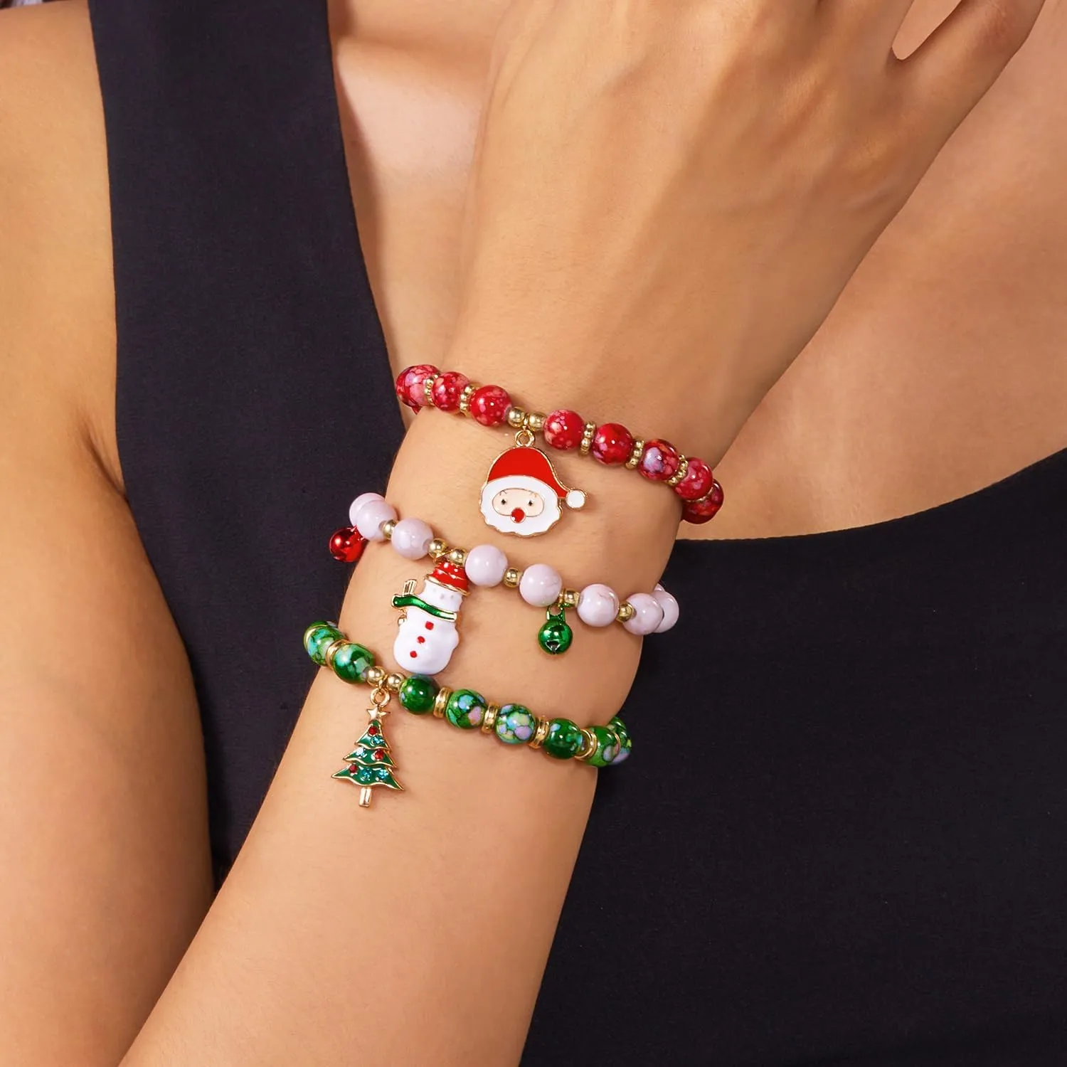 Christmas Beaded Bracelets for Women Candy Santa Snowflake Elk Bracelets Set Christmas Tree Car Stretch Bracelets Set Christmas Holiday Party Charm Jewelry