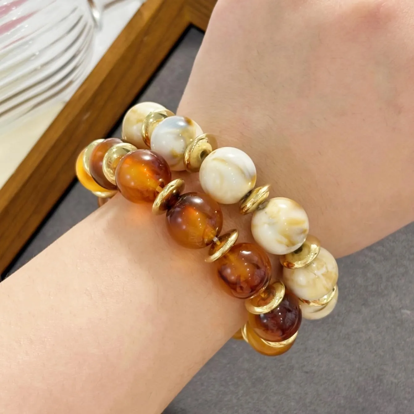 Chunky Beaded Bracelets for Women Acrylic Stackable Bracelets Gold Resin Big Ball Bangle Stretch Beaded Bracelets Jewelry