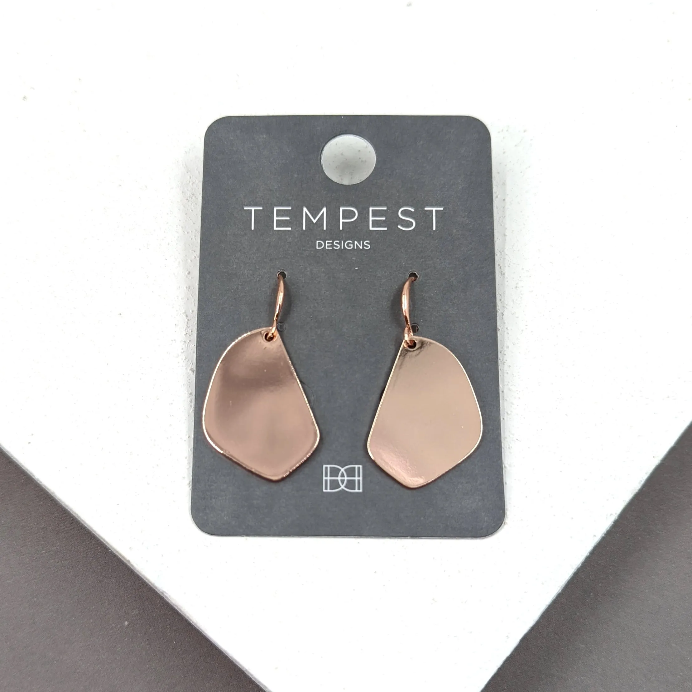 Contemporary shape simple earrings