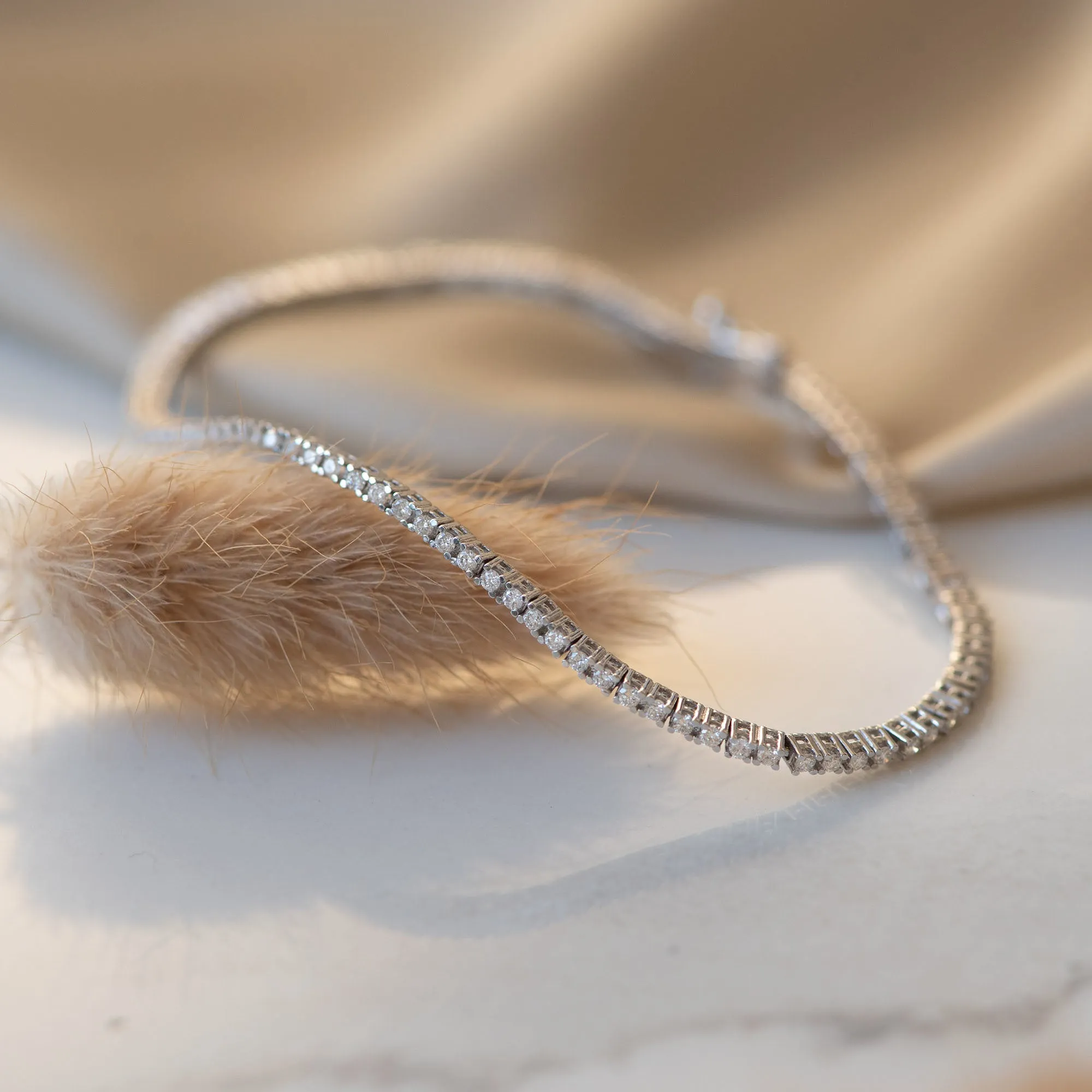 De la Paix Madeline 14 karat white gold tennis bracelet with diamond 1.08 carat