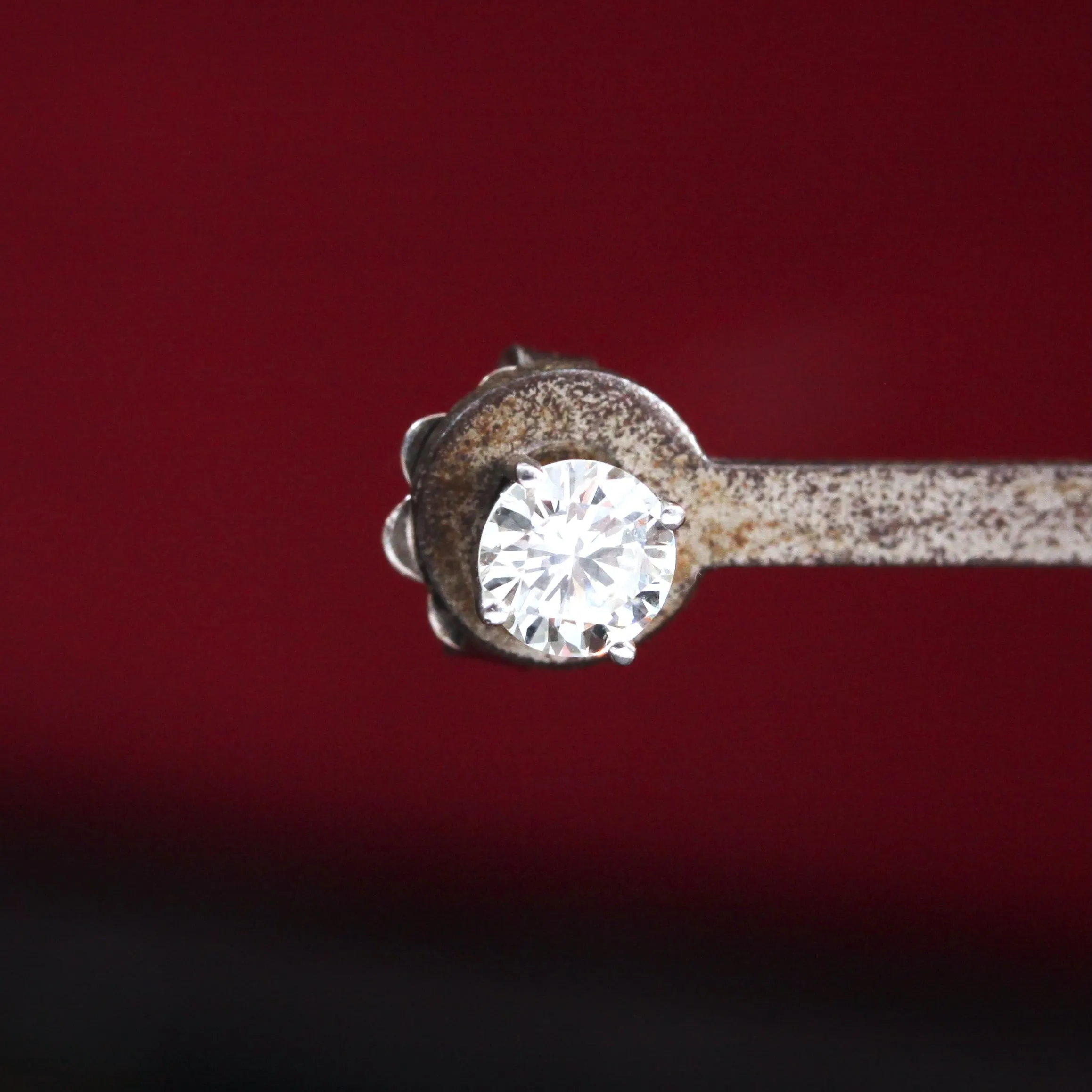 Effervescent 0.70ct Brilliant-cut Diamond Earrings