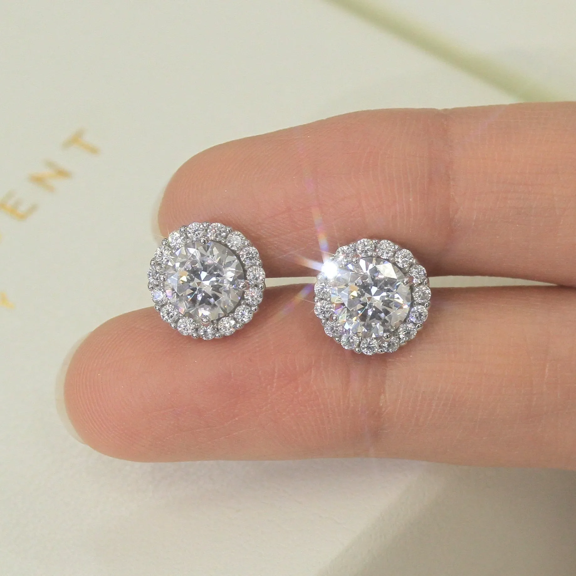 Elegant Halo 2.5 CTW Studs
