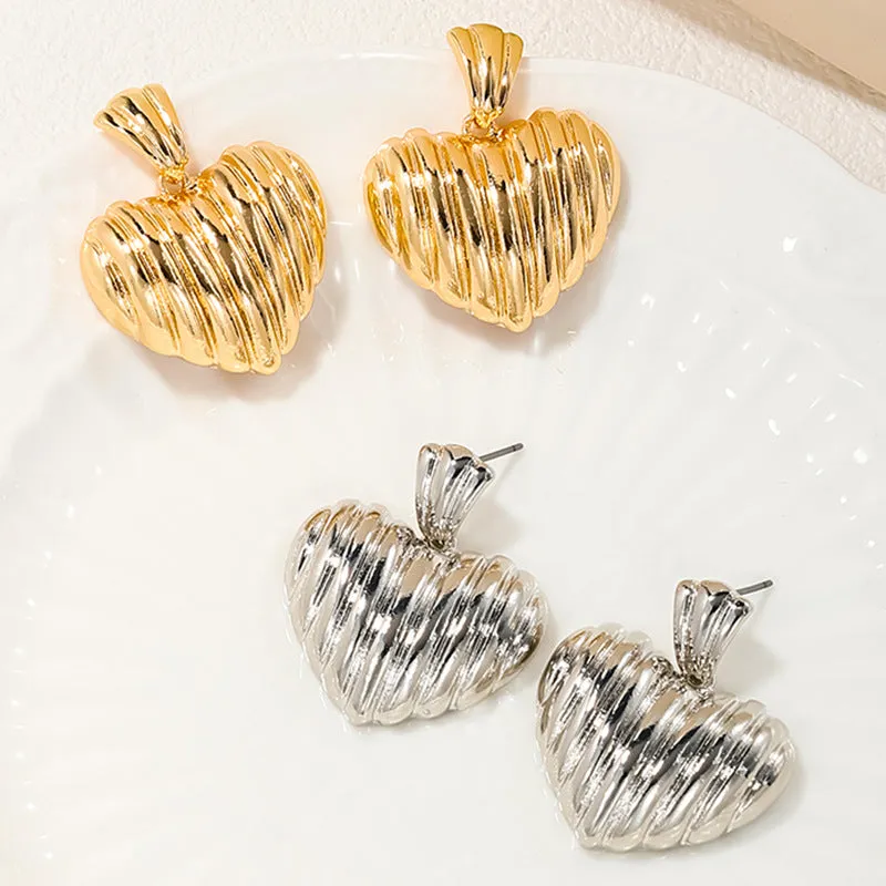 European & American Fashionable Earrings with Personalized Charm