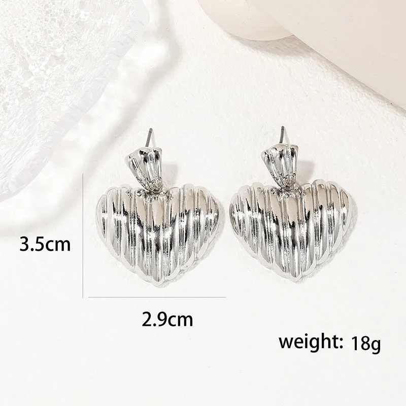 European & American Fashionable Earrings with Personalized Charm