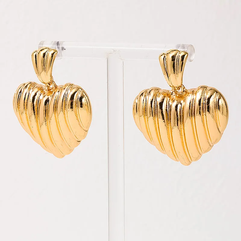 European & American Fashionable Earrings with Personalized Charm