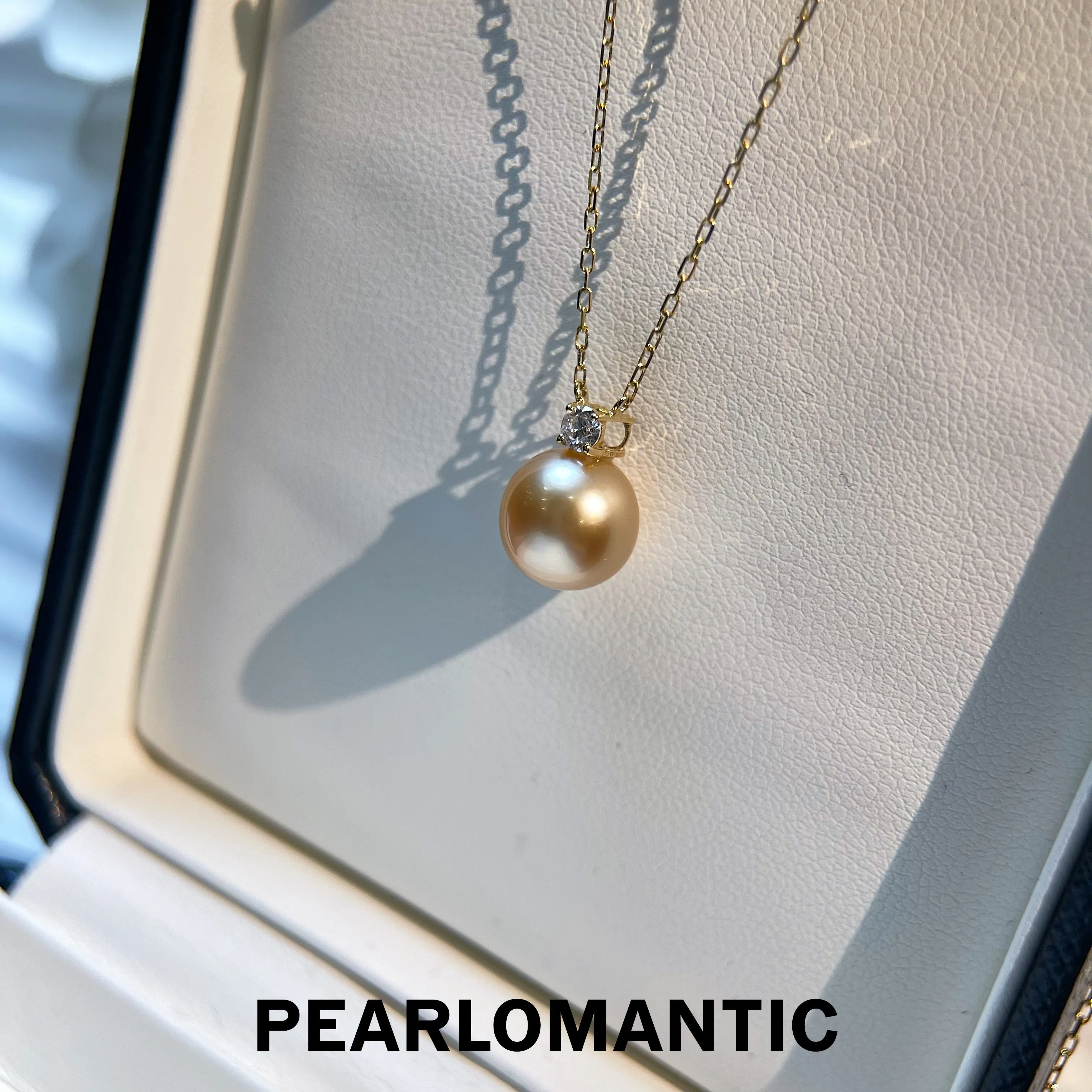 [Fine Jewelry] 18k Gold South Sea Pearl & Diamond Pendants w/ 18k Gold Chain