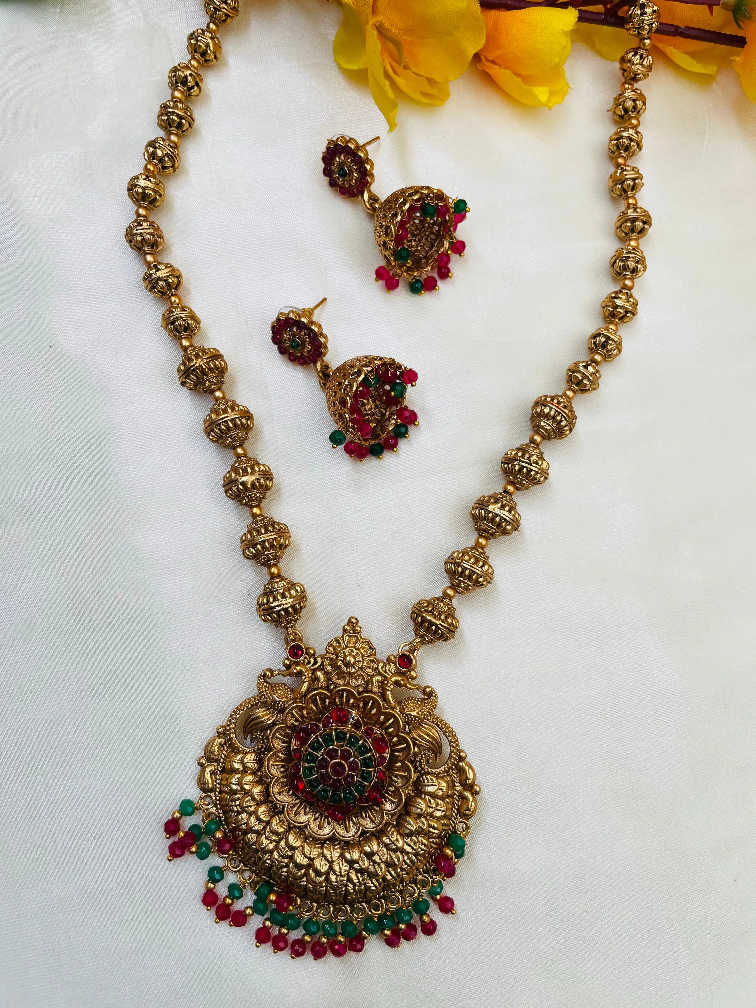 Golden Mani pendent