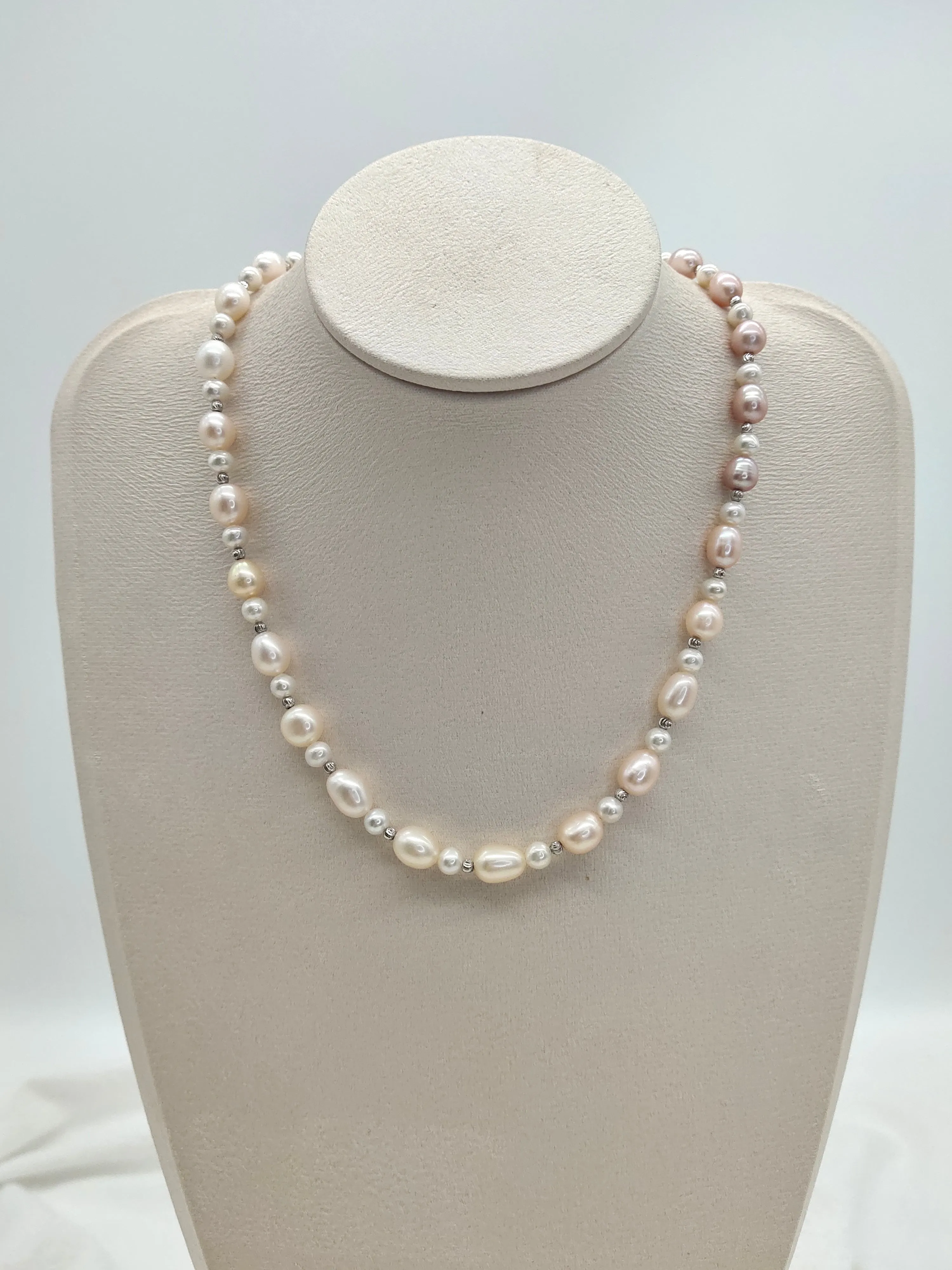 GRADIENT COLOUR  RICE SHAPE FRESHWATER PEARL NECKLACE