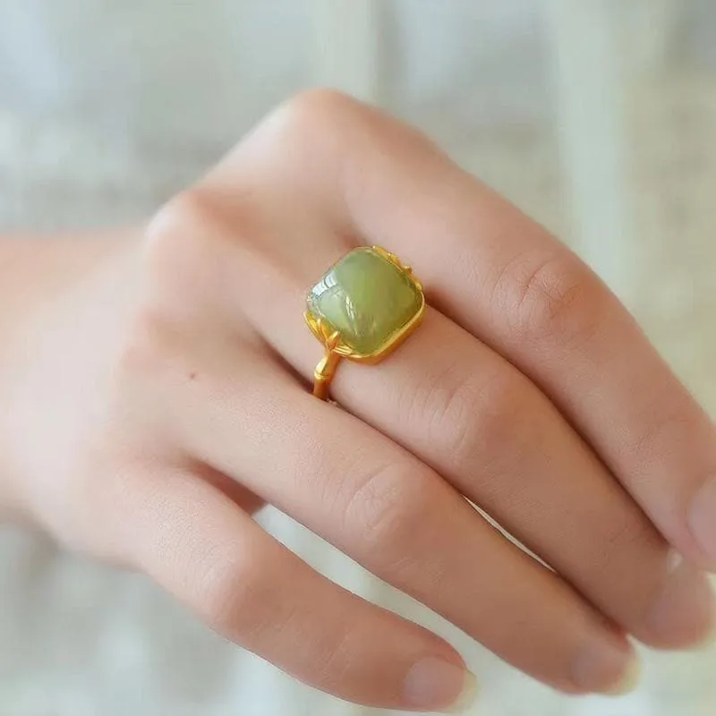 GREEN SAPPHIRE LEAF RING