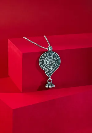 Intricate Details Versatile Everyday Pendant