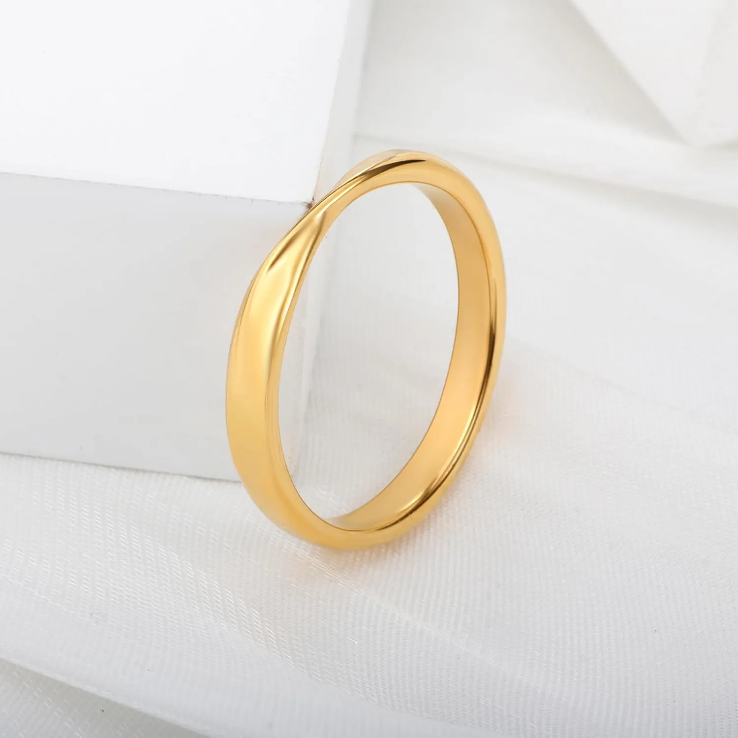 JINHUI Dainty Stackable Gold Rings for Women, 18k Gold Plated Twisted Thin Stacking Band Plain Rings for Women Jewelry Size 6-8