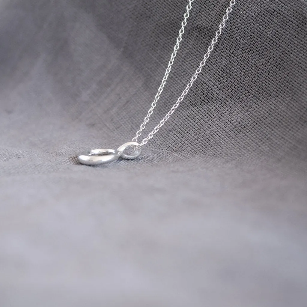 Lea Sterling Silver Circle Pendant Necklace