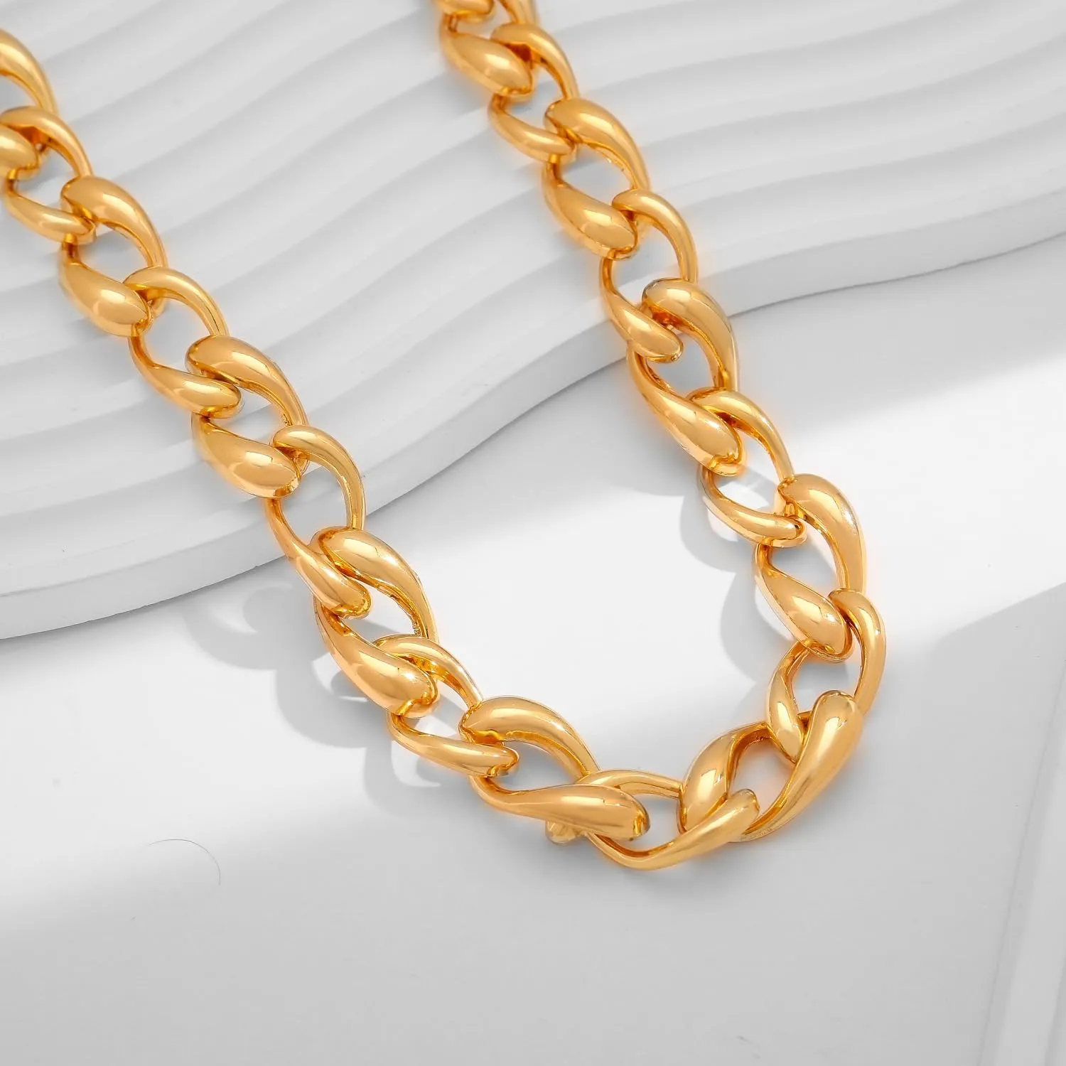 LILIE&WHITE Gold Necklaces For Women Chunky Necklaces Trendy Gold Link Chain Necklace Fashion Choker Necklace Women Jewelry Gift
