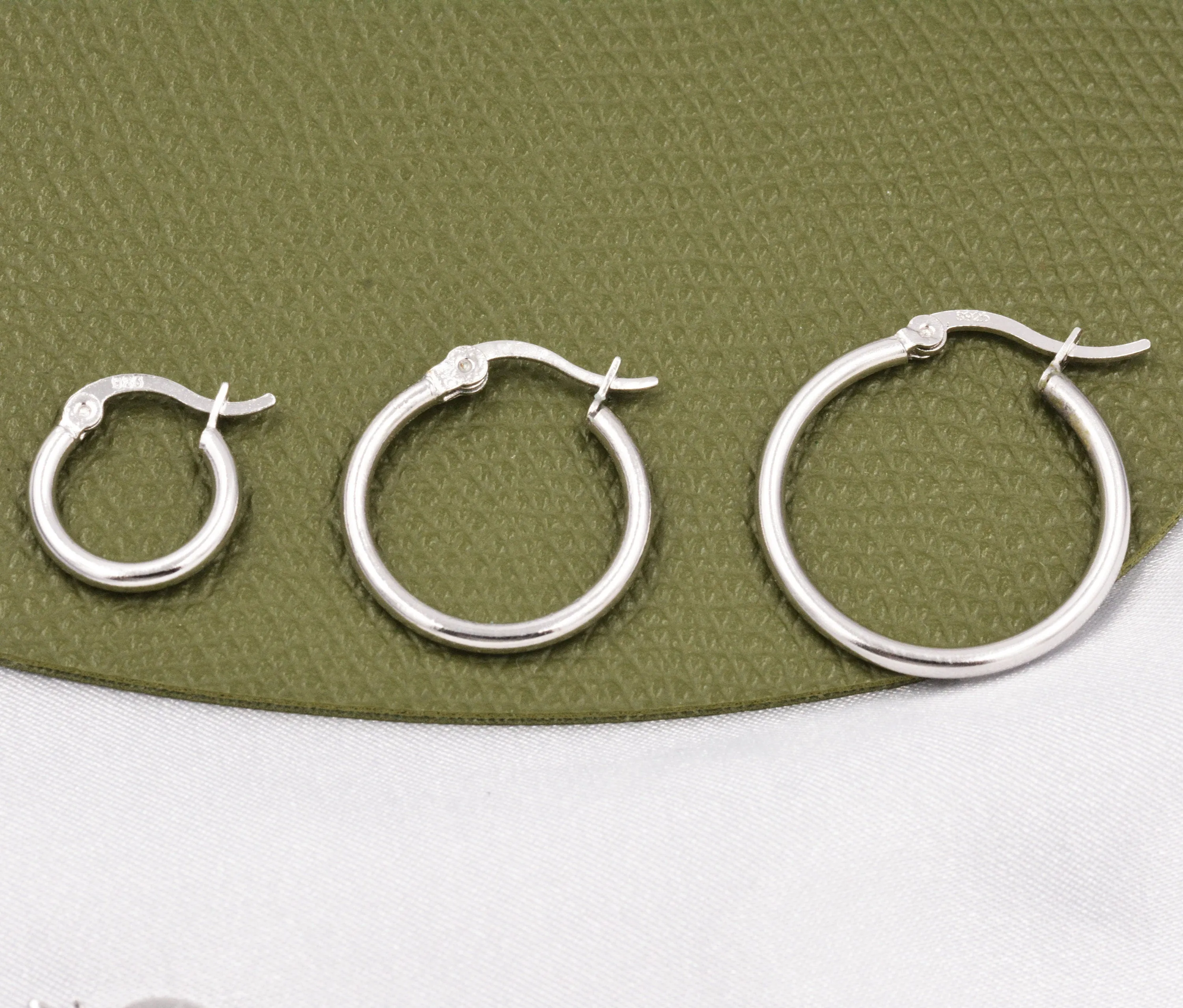 Minimalist Creole Hoop Earrings in Sterling Silver, 9mm 16mm 20mm, Lever Hoop Earrings, Simple Silver Hoops