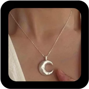 Minimalist Plated Silver Moon Pendant Necklace Crescent Choker Necklaces Half Moon Chain Necklace Boho Crescent Shaped Necklaces Chain Jewelry for Women