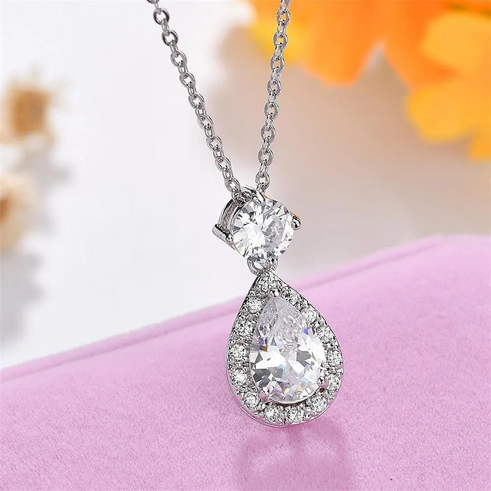 Mystique Bloom Necklace Clear
