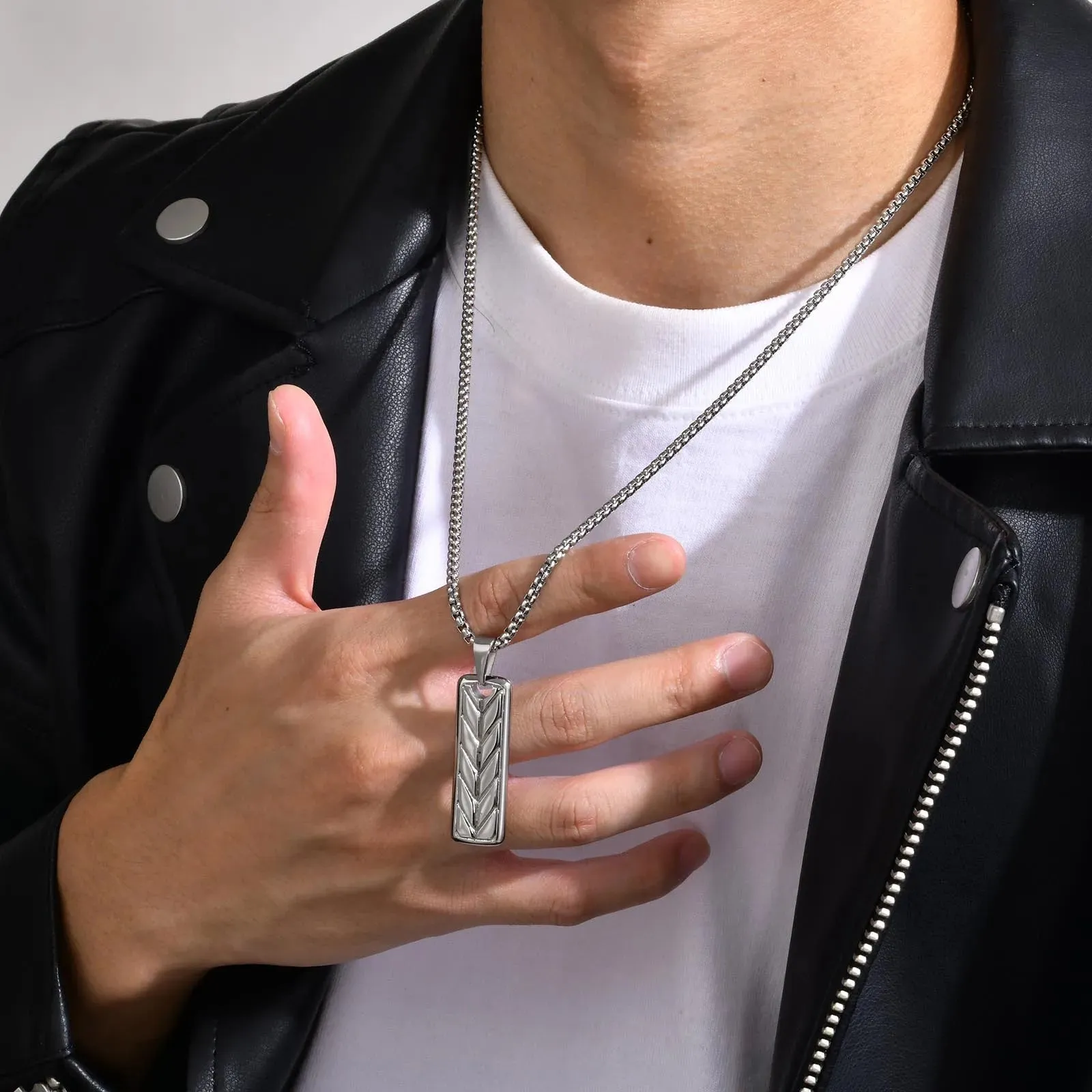 New Fashion Geometric Necklaces for Men