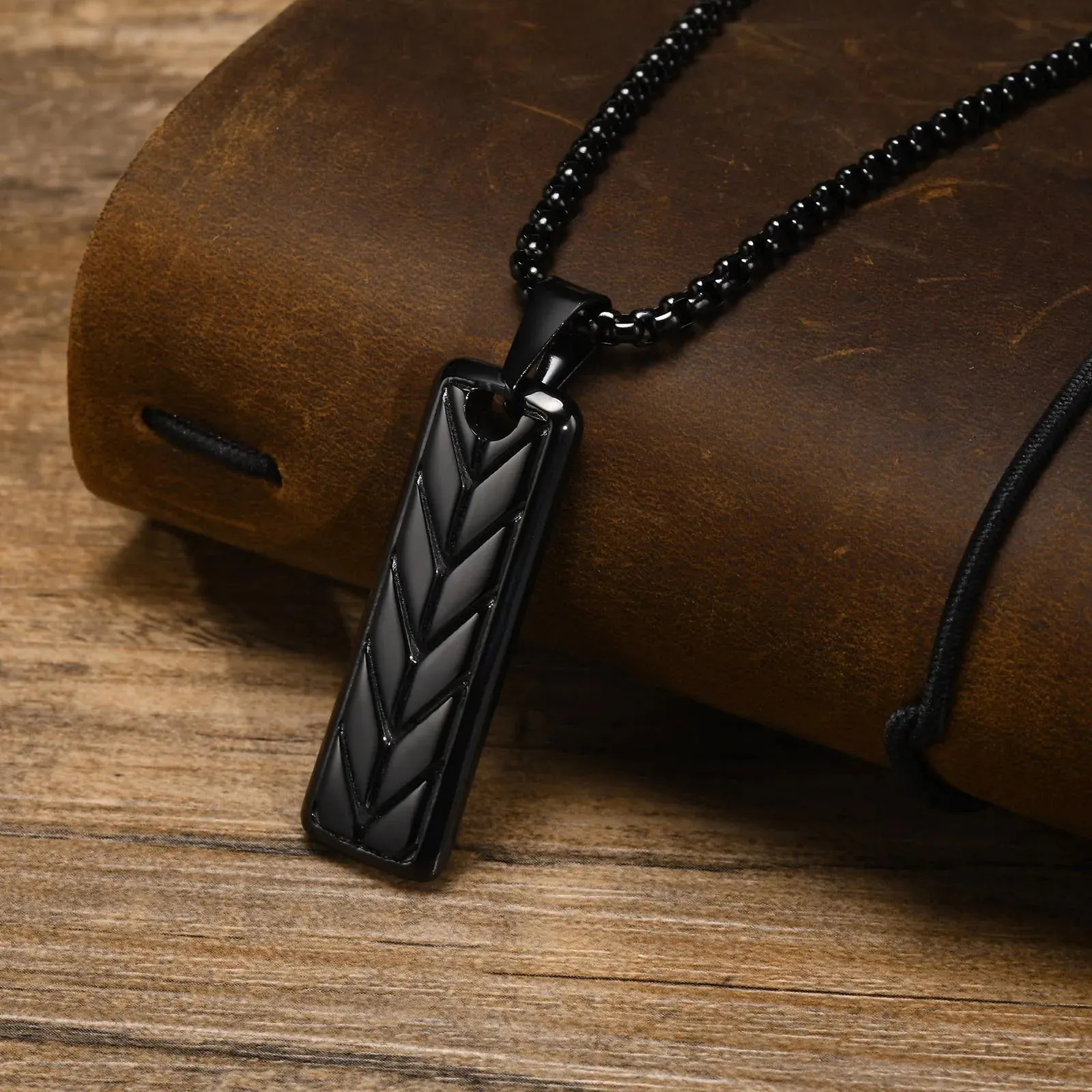 New Fashion Geometric Necklaces for Men