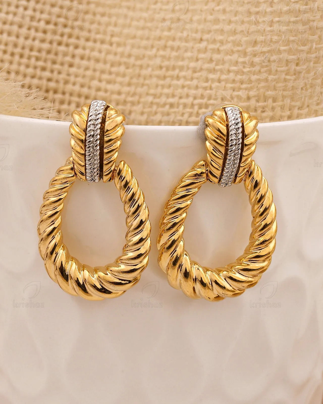 Osmold Fashionable Dangler