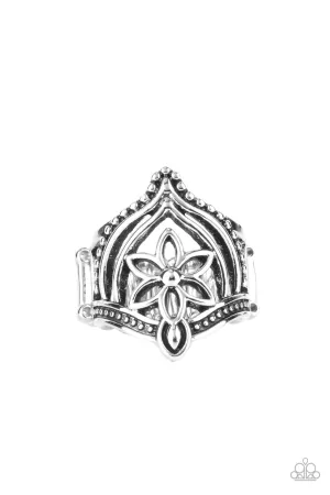 Paparazzi Ring ~ Eastern Eden - Silver