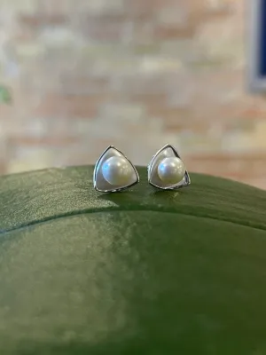 "Birdie" Pearl Studs