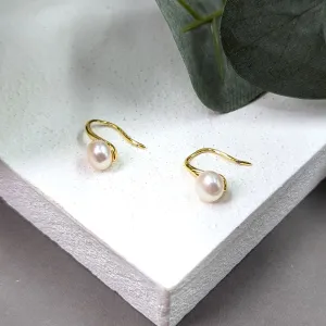 Simple 7mm real pearl earring on fine plated mini hook