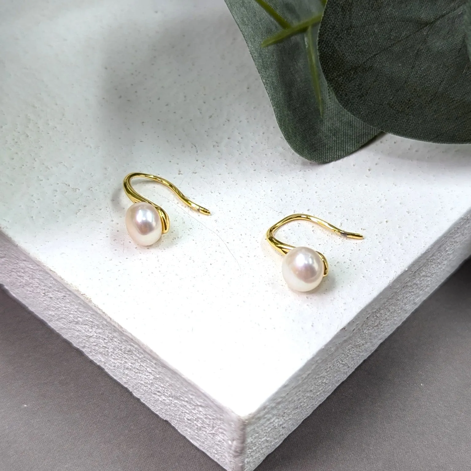 Simple 7mm real pearl earring on fine plated mini hook