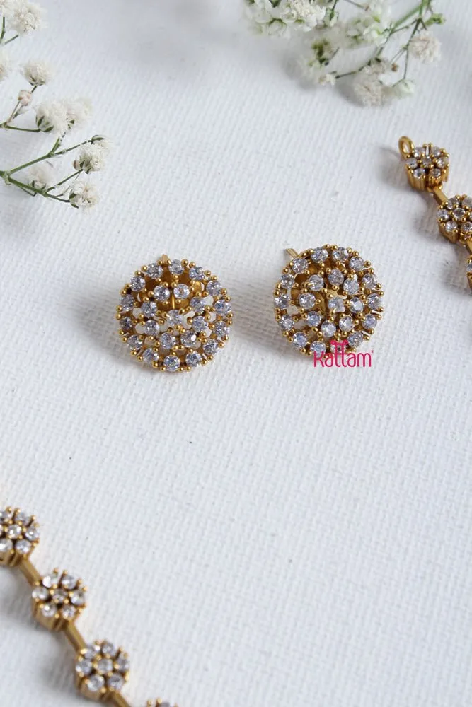 Simple AD White Floral Choker