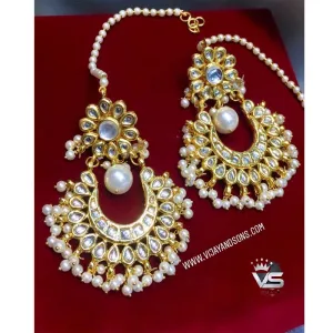 simple &beutifil kundan earrings