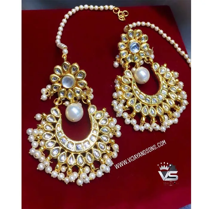 simple &beutifil kundan earrings