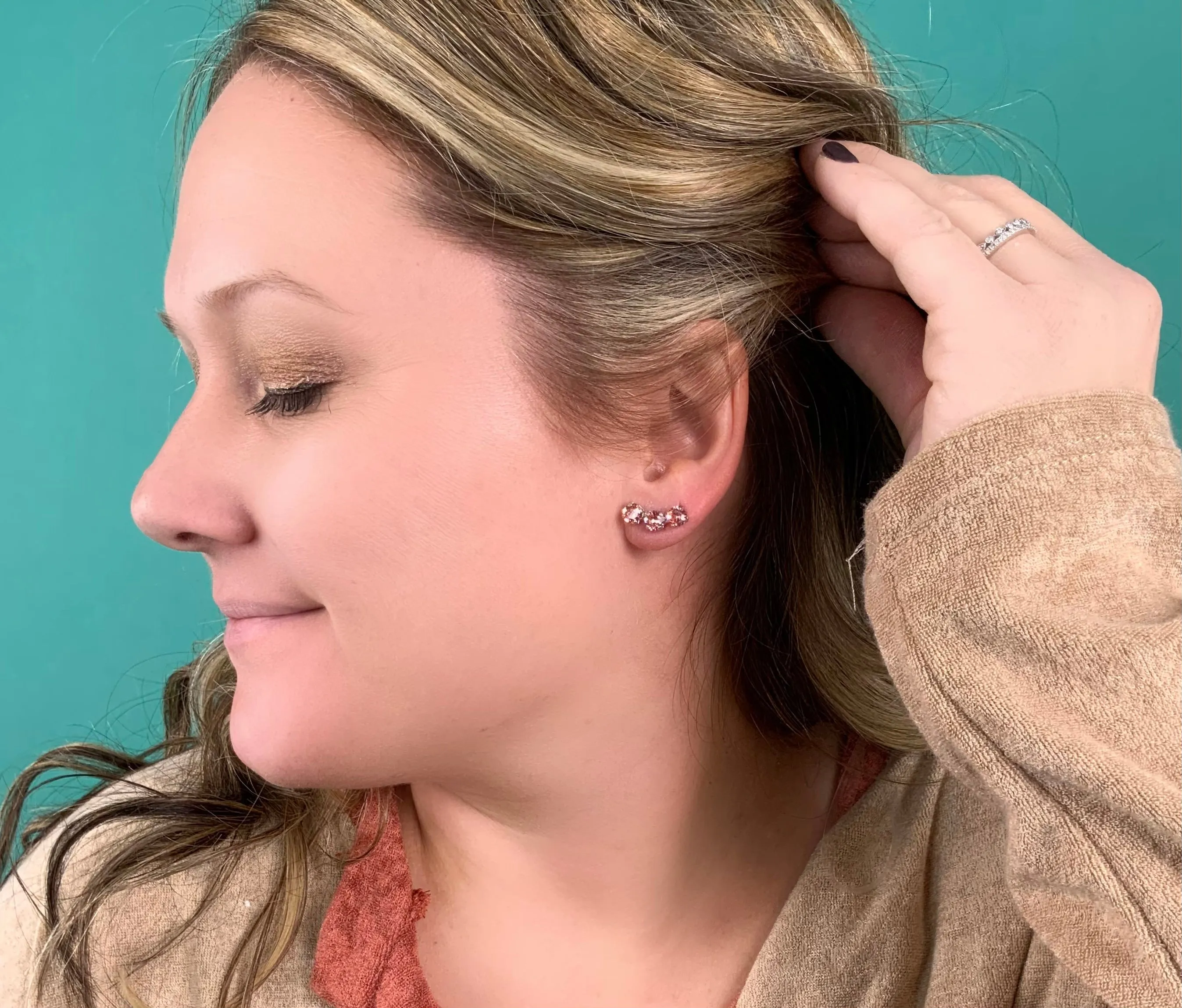 Simple Ear Crawler in Rose Peach