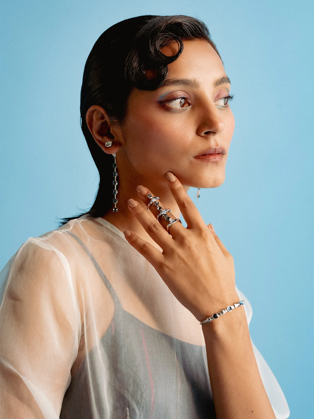Sonali Bendre in Elongated Finger Crystal Ring