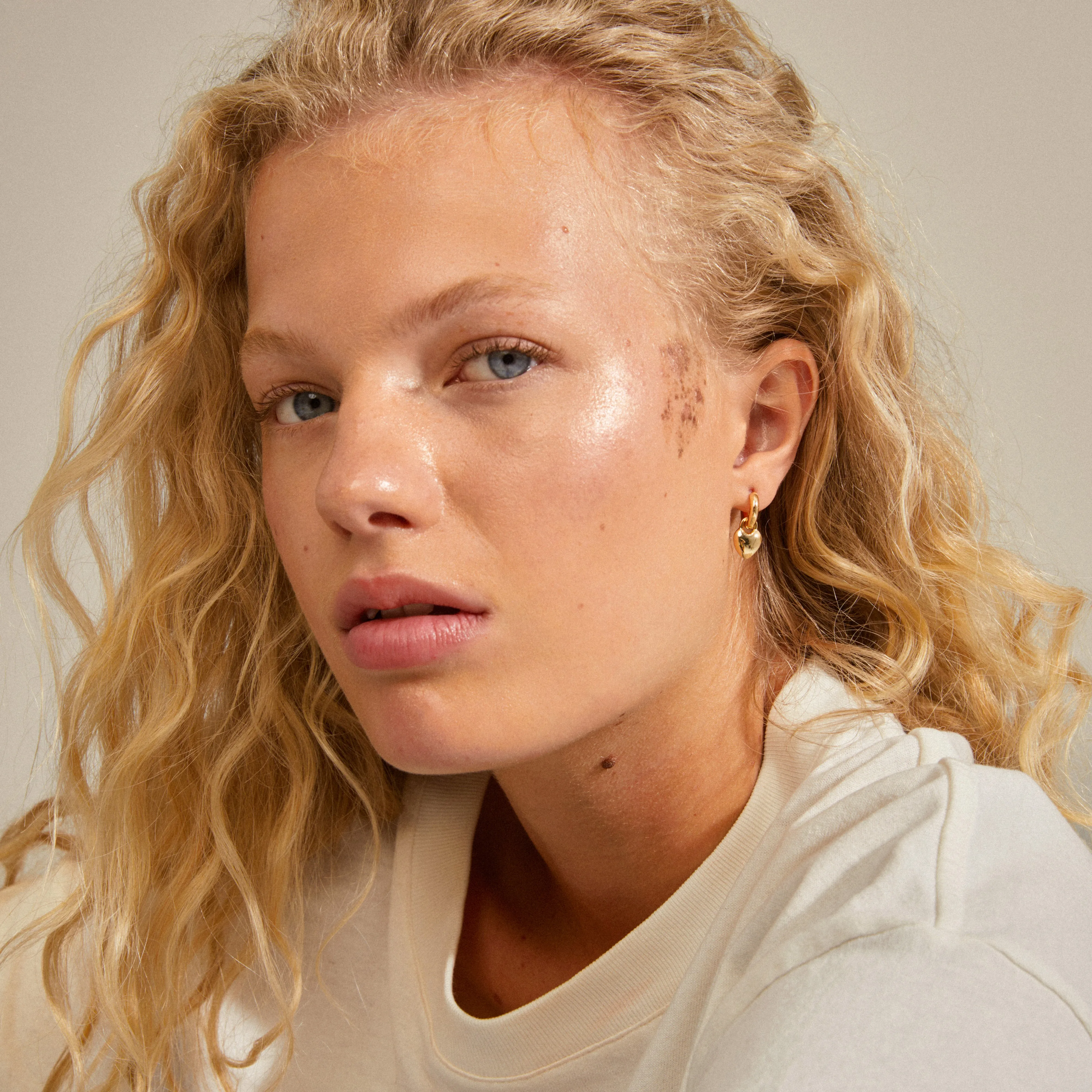 SOPHIA heart hoops gold-plated