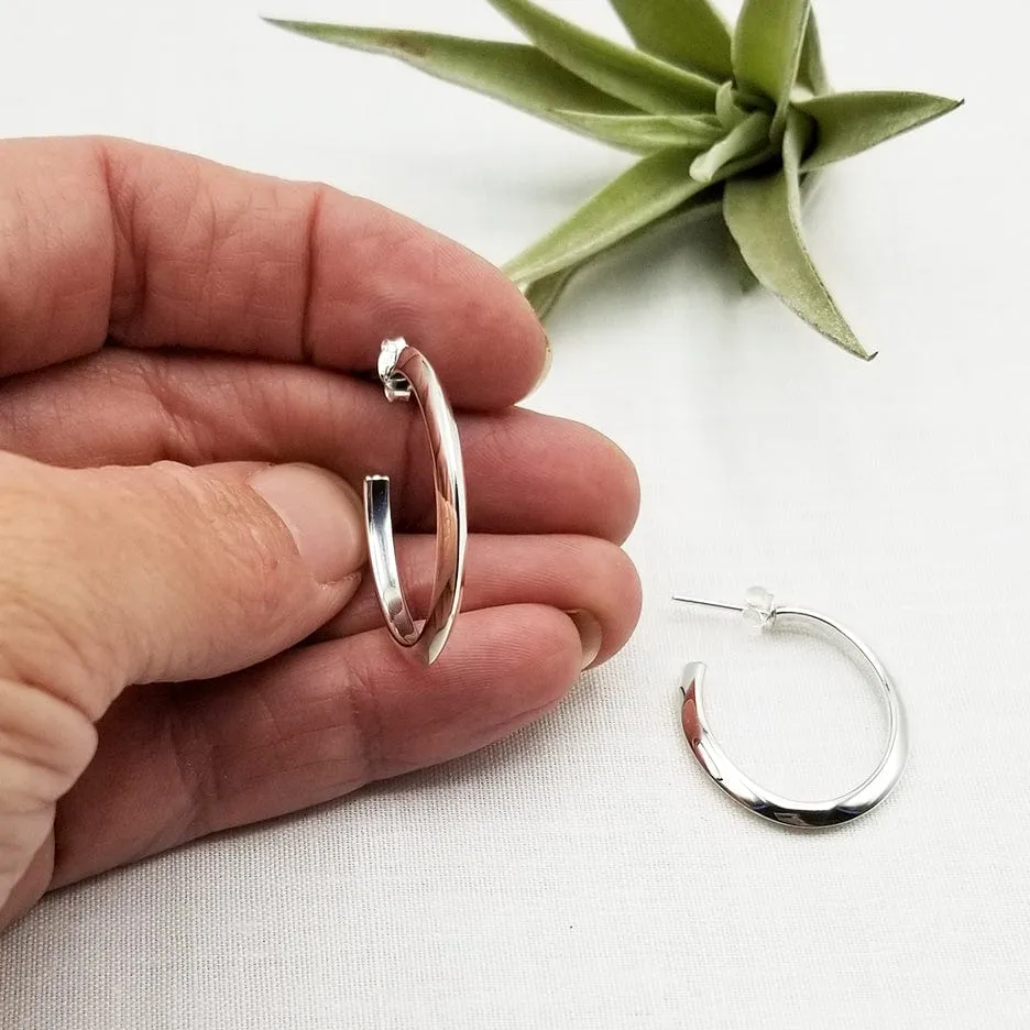 STERLING SILVER KNIFE EDGE OVAL HOOP