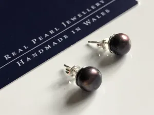Stud Earrings: Peacock freshwater pearl stud earrings blue/rust
